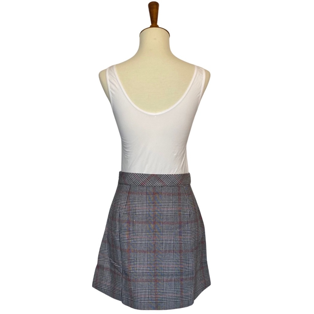 Chic Plaid Mini Bodycon Pencil Skirt with Buttons - Picture 12 of 16
